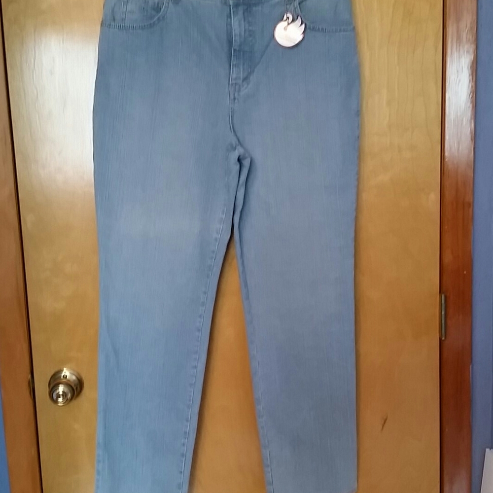 Gloria Vanderbilt lt blue denim jeans sz 14 p NWT